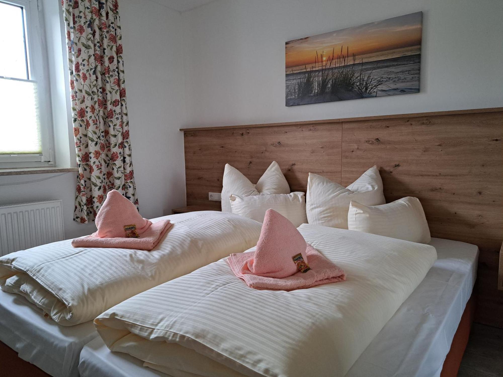 Rathausstuben Hotel Вакерсдорф Екстериор снимка
